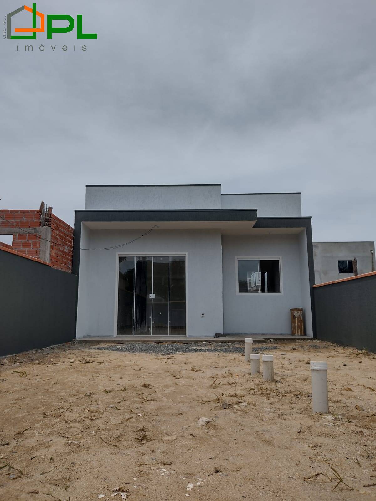 Casa à venda com 3 quartos, 68m² - Foto 2