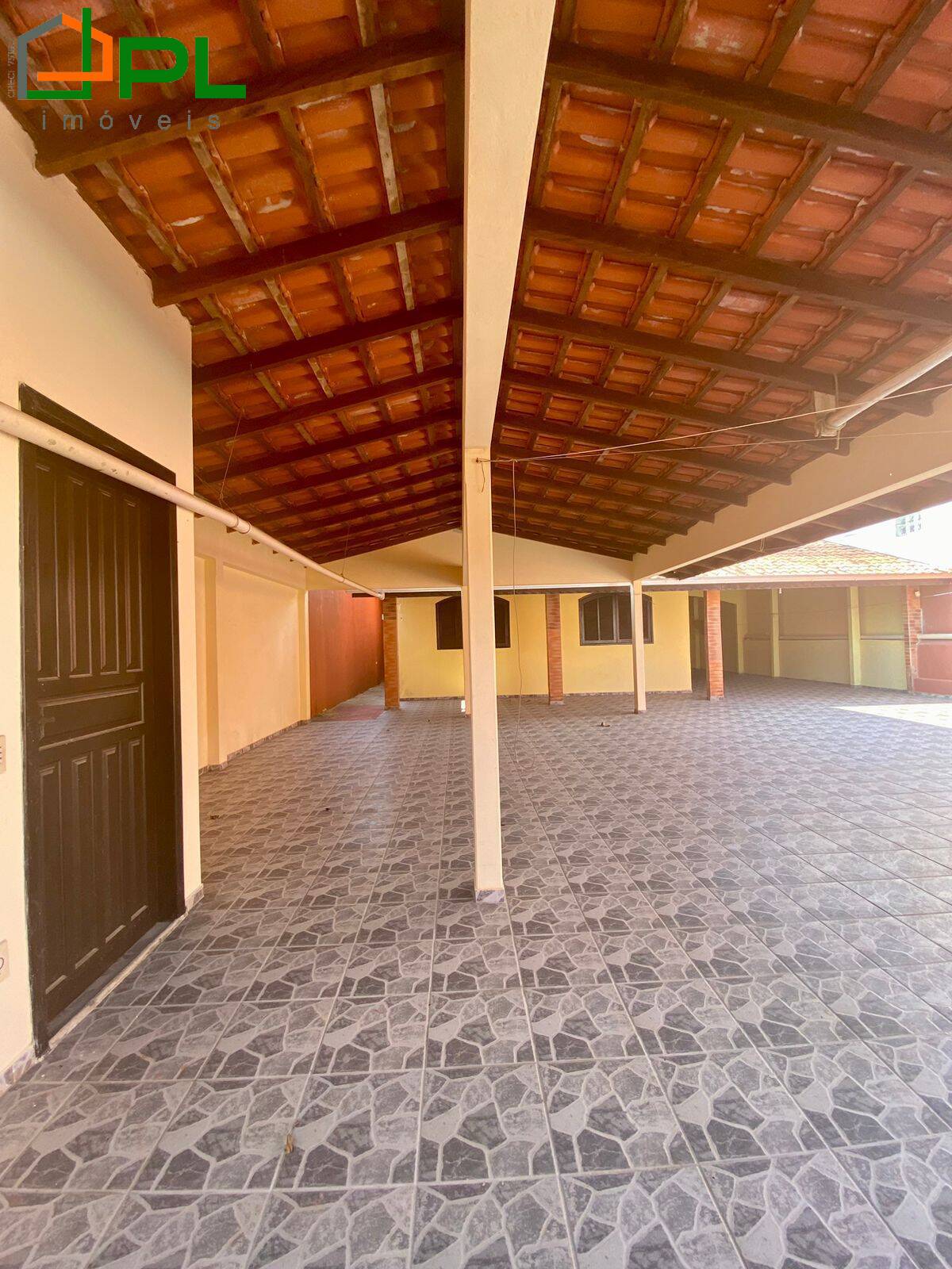 Casa à venda com 3 quartos, 180m² - Foto 2