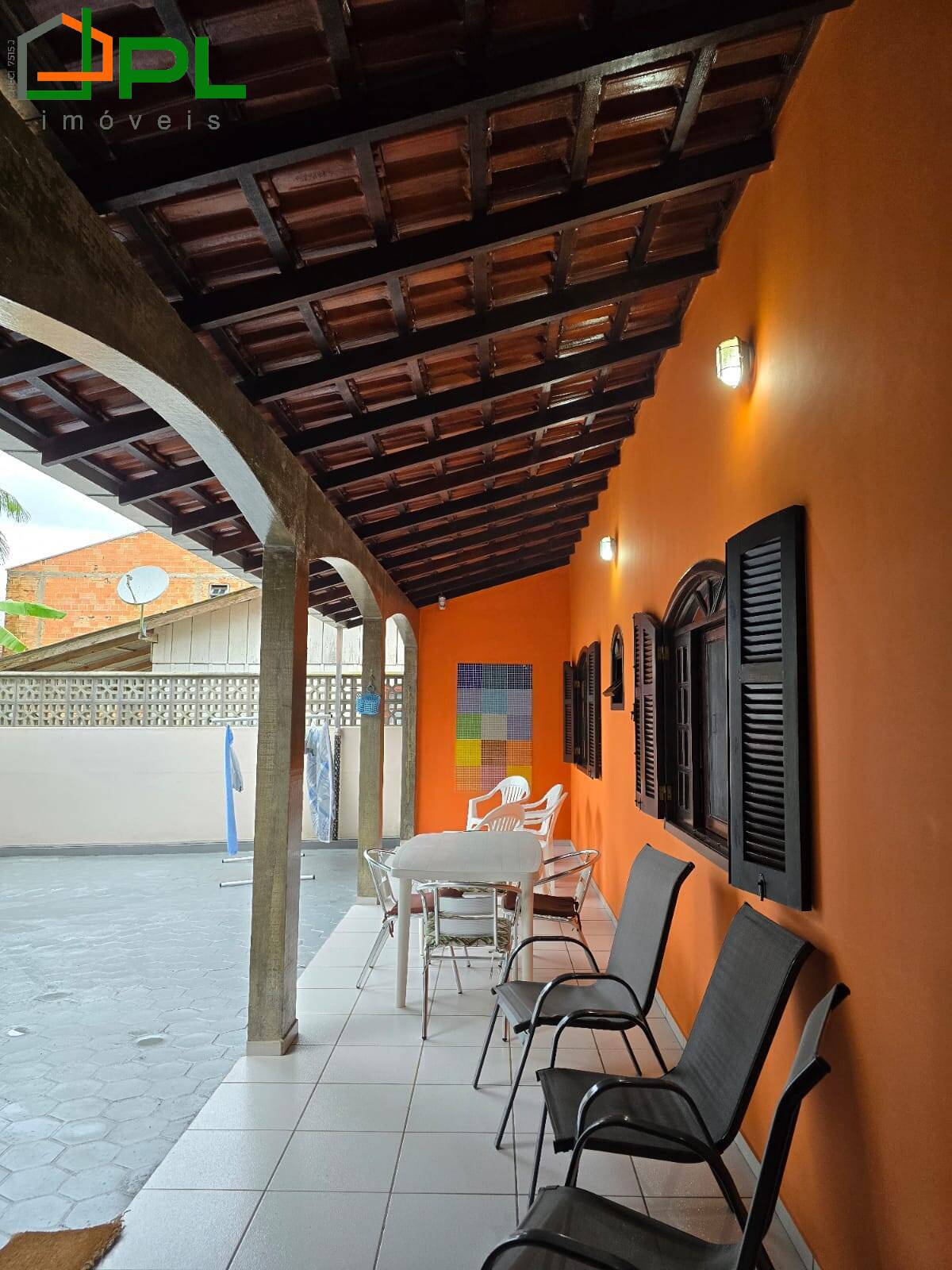 Casa à venda com 2 quartos, 100m² - Foto 2